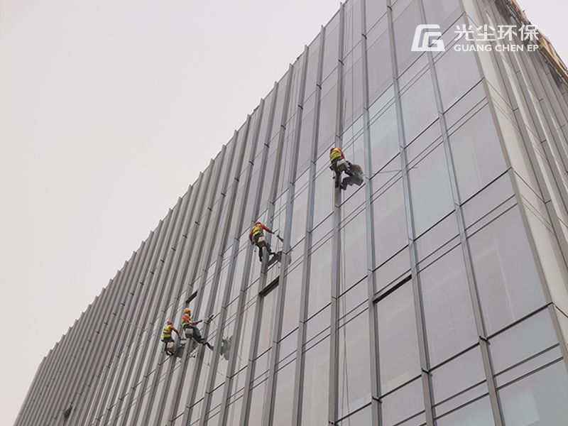 光塵環(huán)保公司完成西安秦創(chuàng)原企業(yè)總部大廈外墻的外墻清洗工程